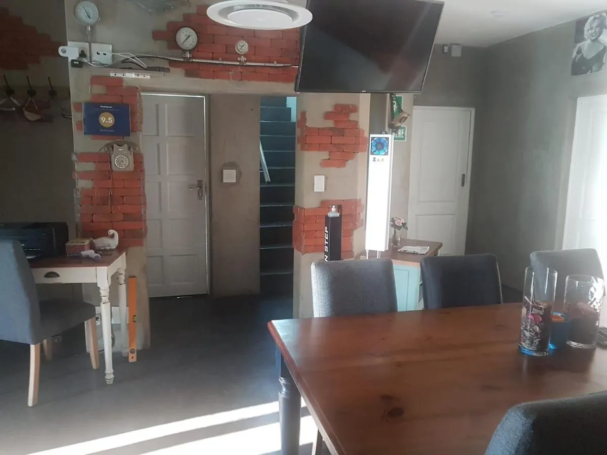 The Mountains Bed and Breakfast Κέιπ Τάουν